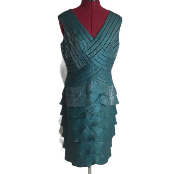 Adrianna Papell Dresses & Skirts - Adrianna Papell Ruffle Tiered V-Neck Cocktail Dress Women's Size 10 Teal Green